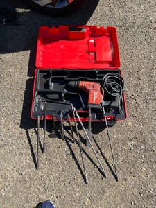 Hilti TE 15 con 8 punte - Foto 1 di 4