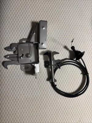 Camión Ford 78 79 Bronco 1973-1979 liberación del capó con bloqueo de fábrica con llave. Foto 1 de 4