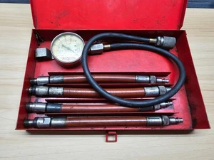 VINTAGE SNAP ON TOOLS COMPRESSION TESTER KIT - 250 PSI - W/ METAL CASE - Bild 1 von 6