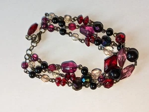 Vintage Triple Strand Red Beaded 7in Bracelet - Picture 1 of 6