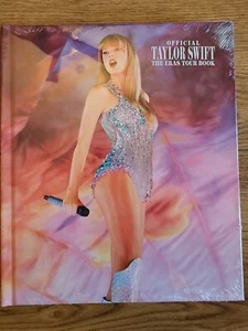 The Official Taylor Swift The Eras Tour Book ! BRAND NEW! FACTORY SEALED! - Foto 1 di 2