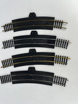 Bachmann HO Scale Lot of (4) 18"R Terminal Rerailer Curved Track Good Condition - Image 1 of 4