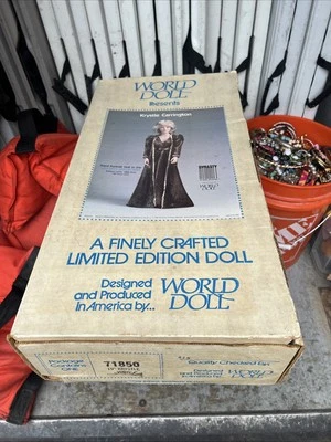 World Doll : Krystle Carrington DYNASTY - 19" Limited Ed Celebrity (NIB) Box - Image 1 of 4