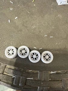 1/64 3D Printed Ford F-250 Rims On Nitto Mud Grapplers - Picture 1 of 2