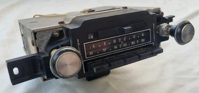 Radio AM/FM Pontiac Lemans GTO Grand Prix 1973-1976 fabricante de equipos originales con perillas Delco 9340442 Foto 1 de 4