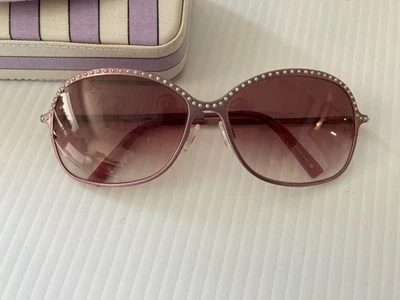 GAFAS DE SOL LULU GUINNESS Y2K MUJER Diseñador Marco de Metal Rosa Con Tachuelas G2-8 Foto 1 de 4