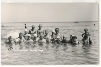 Ansichtskarte Ostseebad Göhren auf Rügen - Badegäste im Meer - Fotokarte - s/w - Bild 1 von 2