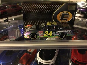 Action Elite Jeff Gordon #24 DuPont Looney Tunes 2001 Monte Carlo 1:24 Scale MiB - Picture 1 of 3