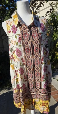 Figueroa & FlowerSize: 1X (Women’s Plus)Material: 80% Rayon / 20% Linen - Image 1 of 4