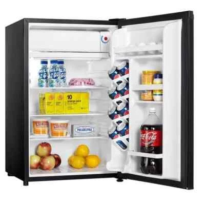 Danby Designer 4,4 куб. футов Компактный холодильник в черном цвете. Модель DCR044A2BDD. - Изображение 1 из 4