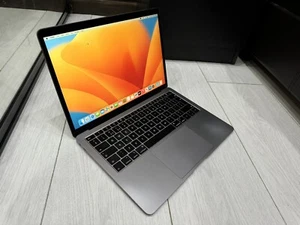 Apple MacBook Air Retina 13.3" 2018 - 512GB SSD 8GB Ram 1.6GHz Core i5 - Grey - Afbeelding 1 van 16