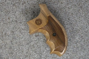 Custom walnut grips fits Smith Wesson S&W J Frame Round Butt *checkered & logo* - Picture 1 of 2