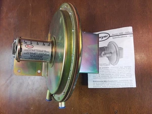 NUEVO Interruptor de presión diferencial de diafragma Dwyer Instruments Inc. 1638-0 .05-.25 - Imagen 1 de 9