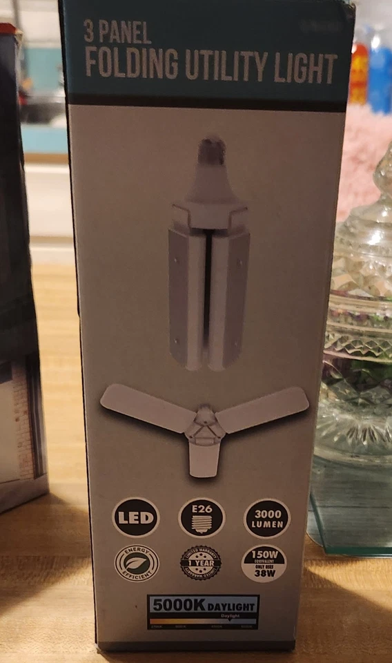 Universal Folding 3 - Panel Daylight LED Light Bulb 3000 Lumens 38 W 5000 K E26 - Image 1 of 1