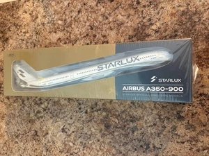 1/200 Starlux Airlines Airbus A350-900 B-58502 New Sealed Free Shipping - Picture 1 of 6