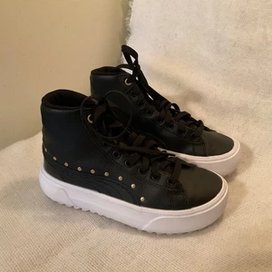 Puma Leather Platform Black Sneakers High Tops 390483-01 Women’s Sz 4.5 Shoes - Picture 1 of 12