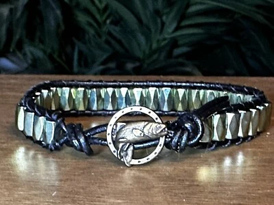 Pulsera deportiva de peces para hombre de cuero negro metálico 2 tonos azul verde cuentas magnéticas Foto 1 de 4