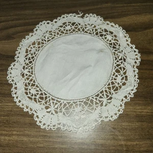Vintage Handarbeit Deckchen rund gehäkelt 9 Zoll weiß - Bild 1 von 5