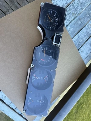 Cuadro de instrumentos Firebird 1982-1985 velocímetro tacómetro medidor GM 92 Foto 1 de 4