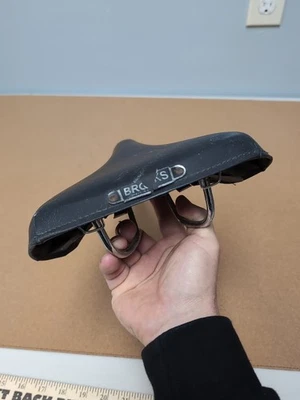 Sillín Brooks Spings de colección tapa blanda negra Foto 1 de 4