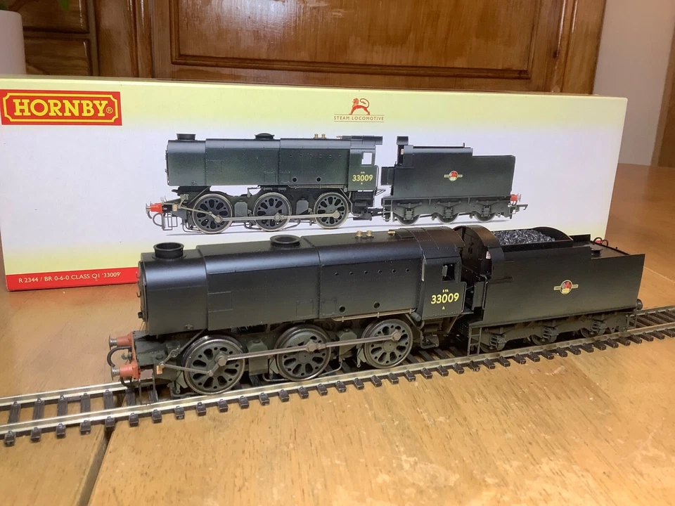 Hornby R2344 BR Black Late Crest 0-6-0 Class Q1 Loco 33009 Factory Weathered - Image 1 of 4