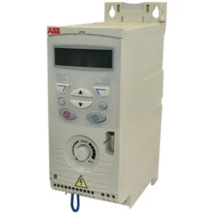ACS15003U01A24 ABB 2.2A 460V .5HP ACS150 -SA - Foto 1 di 2
