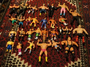 LOT OF 29 - Vintage 80s 90s WWF Sports Wrestling Figures WWE RARE - Picture 1 of 15