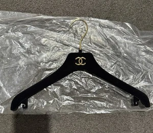 Authentic Chanel Black Velvet Logo Hanger M - Picture 1 of 4