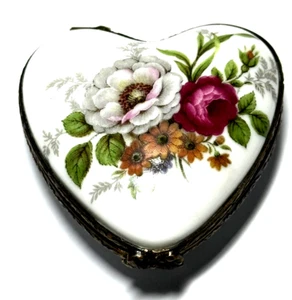 CAJA BARATIJA PORCELANA LAGLORIETTE LIMOGES FRANCIA-FORMA CORAZÓN-FLORAL-USADA - Imagen 1 de 9