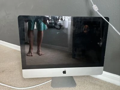 Apple iMac A1311 21.5" Desktop - MB950LL/A (October, 2009) - Image 1 of 2