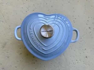 Le Creuset Cocotte d'Amour Herz Topf Küstenblau 2 Quart Dutch Oven - Bild 1 von 21