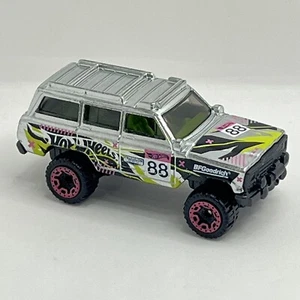 2025 Hot Wheels 1988 Jeep Wagoneer Walmart Exclusive Zamac 🔥 Loose! Mint - Picture 1 of 6