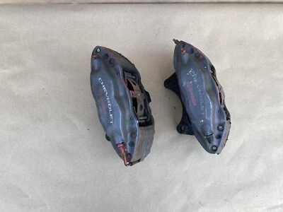 PINZAS DE FRENO DELANTERAS BREMBO OEM 2010-2015 CHEVROLET CAMARO, JUEGO DE 2 Foto 1 de 4