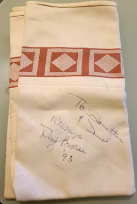 1993 年 DUSTY BAKER 亲笔签名衣服晚餐餐巾来自 SPARKS STEAK HOUSE 纽约 — 第 1/2 张图片