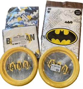 Suministros de fiesta Batman: mantel para colorear 54” x 84”, (2) platos de 9” (2) servilletas - Imagen 1 de 8