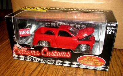 Camioneta pickup Hawk #5 HAULUCINATION Custom Cruisers roja 1/24 MUESTRA DE PRODUCCIÓN Foto 1 de 4