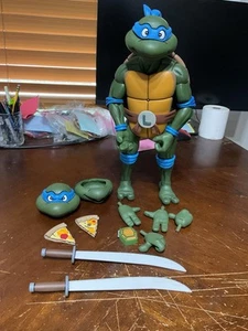Teenage Mutant Ninja Turtles Leonardo Giant-Sized 1/4 Scale Figur NECA LEG BROK - Bild 1 von 15
