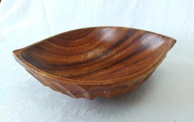 Caramelo retro tallado en madera de mono Filipinas interior liso cuenco estriado profundo Foto 1 de 4