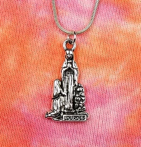 Unsere Liebe Frau von Lourdes Halskette Bernadette Soubirous Marian Miracle Charm Anhänger - Bild 1 von 8