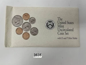 1992 U.S. Mint Uncirculated Coin Set D And P Marks - Picture 1 of 5