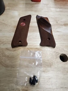 Ruger Mark IV™ Thumb Rest Competition Grips checkered Cocobolo Laminated NEW OEM - Picture 1 of 8