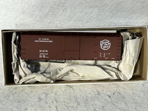 Select Accurail Various RR 40’ Box Car  Kits HO - Picture 1 of 23