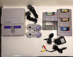 Nintendo Super Nintendo SNES SNS-001 Console Bundle 2 Controllers Games AV/Power