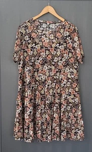 Abito babydoll a strati AUW As You Wish taglia 2X giallo pesca maglia floreale a strati - Foto 1 di 15