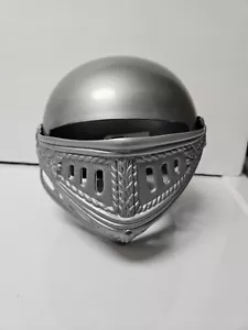 Casco di plastica regolabile Cavaliere Argento Gladiatore Costume Armatura bambino *NUOVO* - Foto 1 di 6