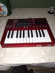 Akai Professional Max 25 - Kompaktowy kontroler klawiatury USB/MIDI/CV - Zdjęcie 1 z 5