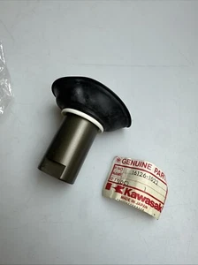 Kawasaki KZ750 Diaphragm Valve, Vacuum 16126-1022 E2514 - Picture 1 of 4