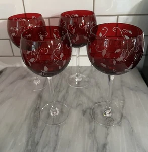 Elegant Set Of 4 Lenox Etched Red Holly & Berries Balloon Wine Glasses 8" - Picture 1 of 9