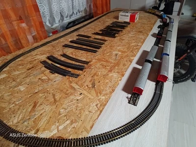 Fleischmann H0 Anlage,2 Züge - Bild 1 von 4