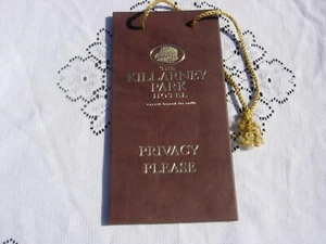 VINTAGE KILLARNEY PARK HOTEL - WÄRME JENSEITS DES LÄCHELNS TÜRAUFHÄNGERS - Bild 1 von 4